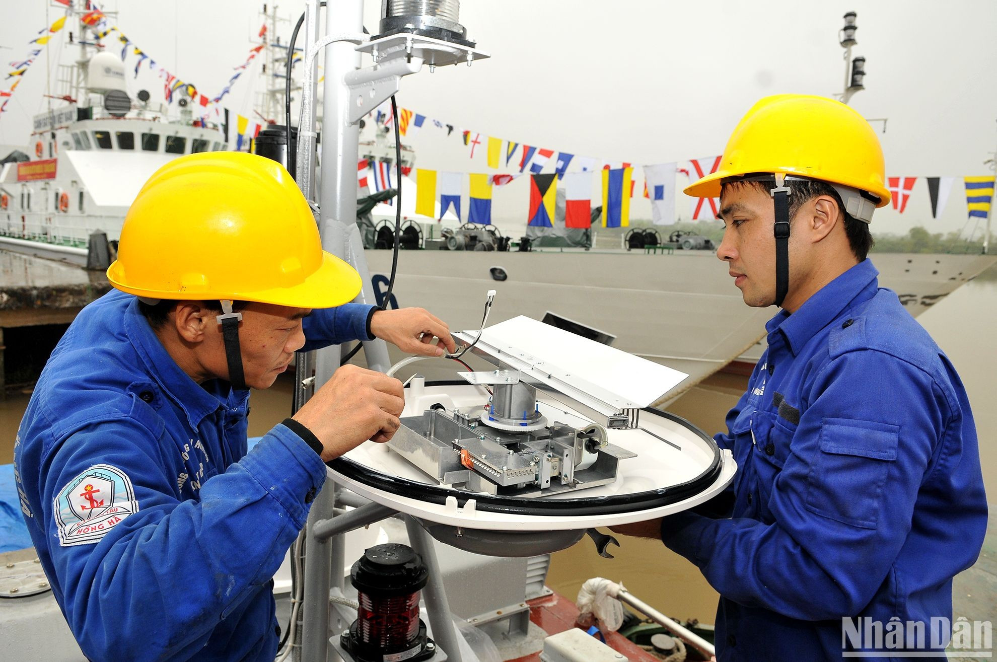 Xây dựng đội ngũ công nhân trí thức Việt Nam trong phát triển nền kinh tế số